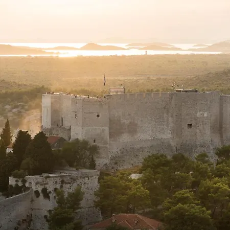 Karla & Jakov Apartament Szybenik